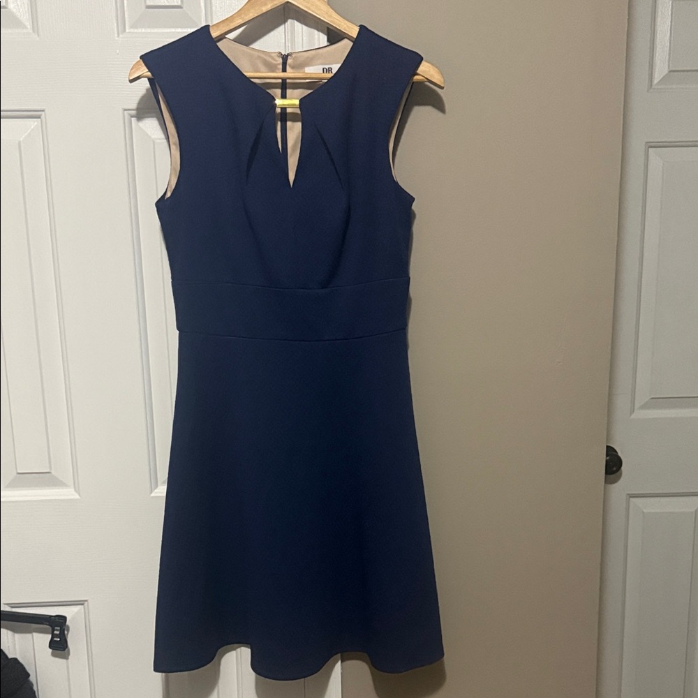 💙 **DR Collection Navy Gold Bar Sheath Dress**  Size **8 | Classic & Chic